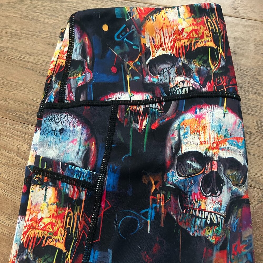 NWOT CVG Skull Leggings